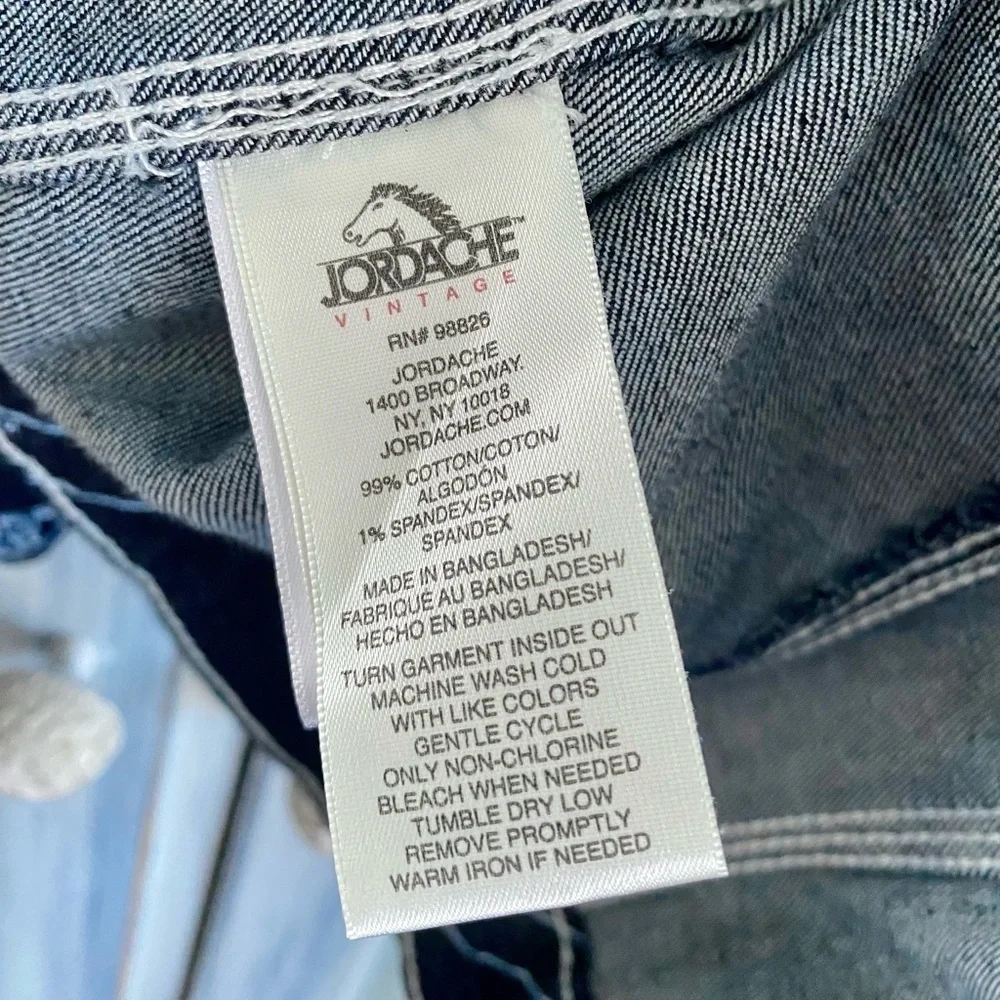 Jordache RINSE DIAGONAL LOGO PRINT SHRUNKEN JACKET - Picture 14 of 14